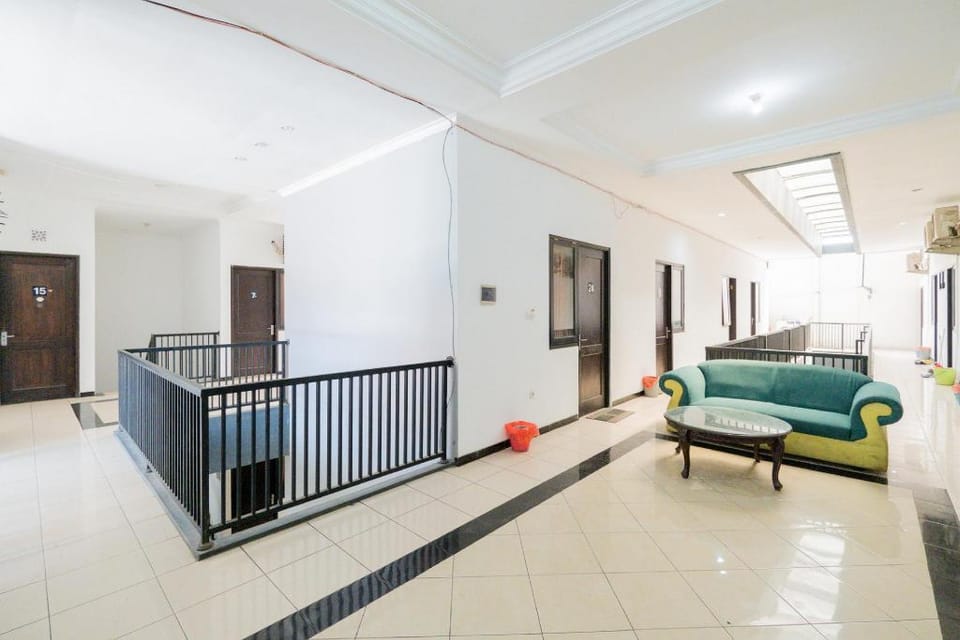 RedDoorz @ Nginden Surabaya Hotel in Surabaya