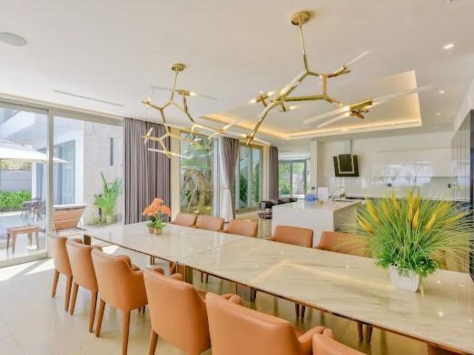 The ocean _6 bedrooms Beachfront Villa in Hoa Hai