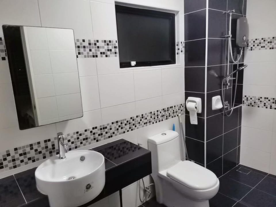 Bukit Indah (8PAX) SkyView apartment /Aeon mall /  Apartment in Johor Bahru