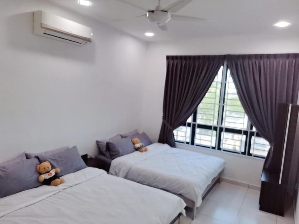 Bukit Indah (8PAX) SkyView apartment /Aeon mall /  Apartment in Johor Bahru