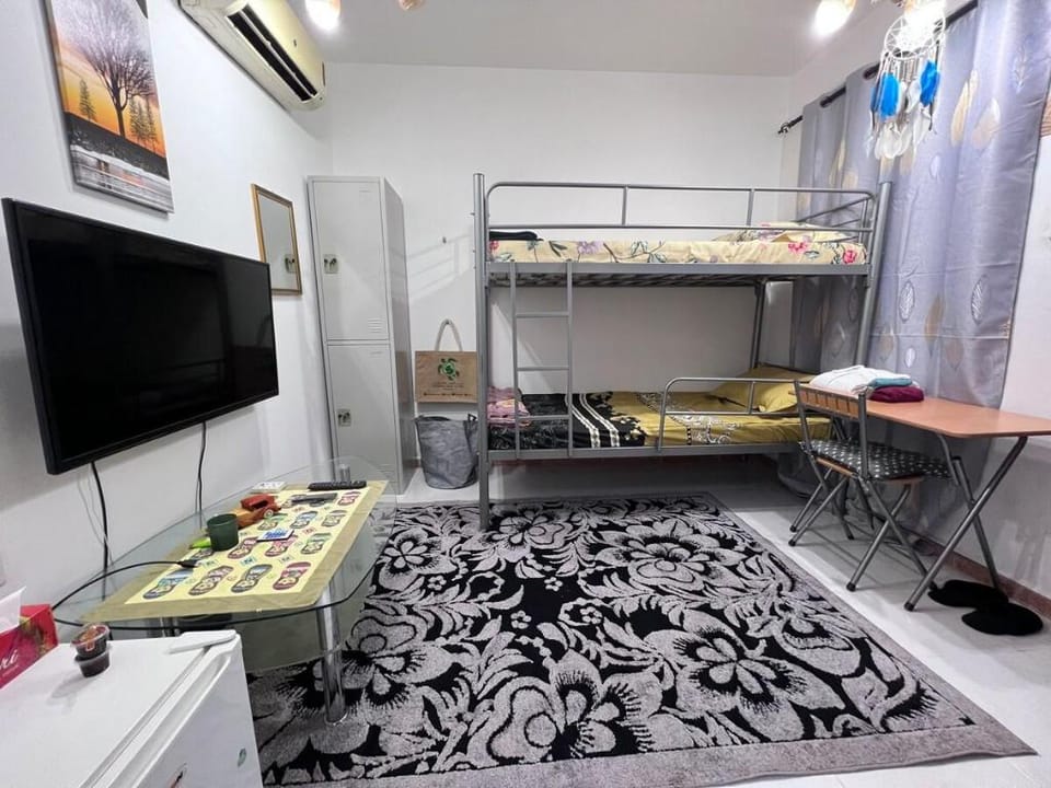Backpacker spot - tiny cozy room Villa in Muscat Governorate, Oman