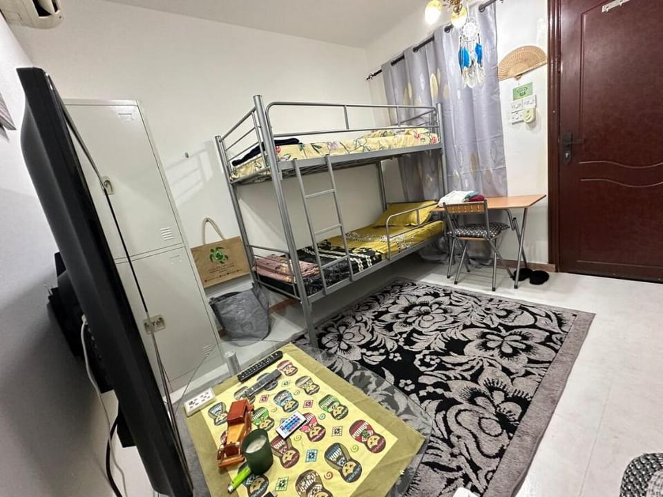 Backpacker spot - tiny cozy room Villa in Muscat Governorate, Oman
