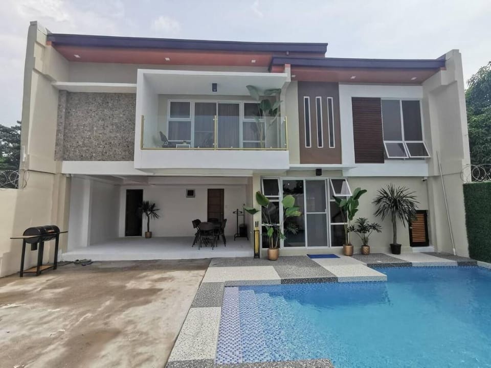 Newly Built Private Villa with Pool in Cainta Vacation rental in Antipolo