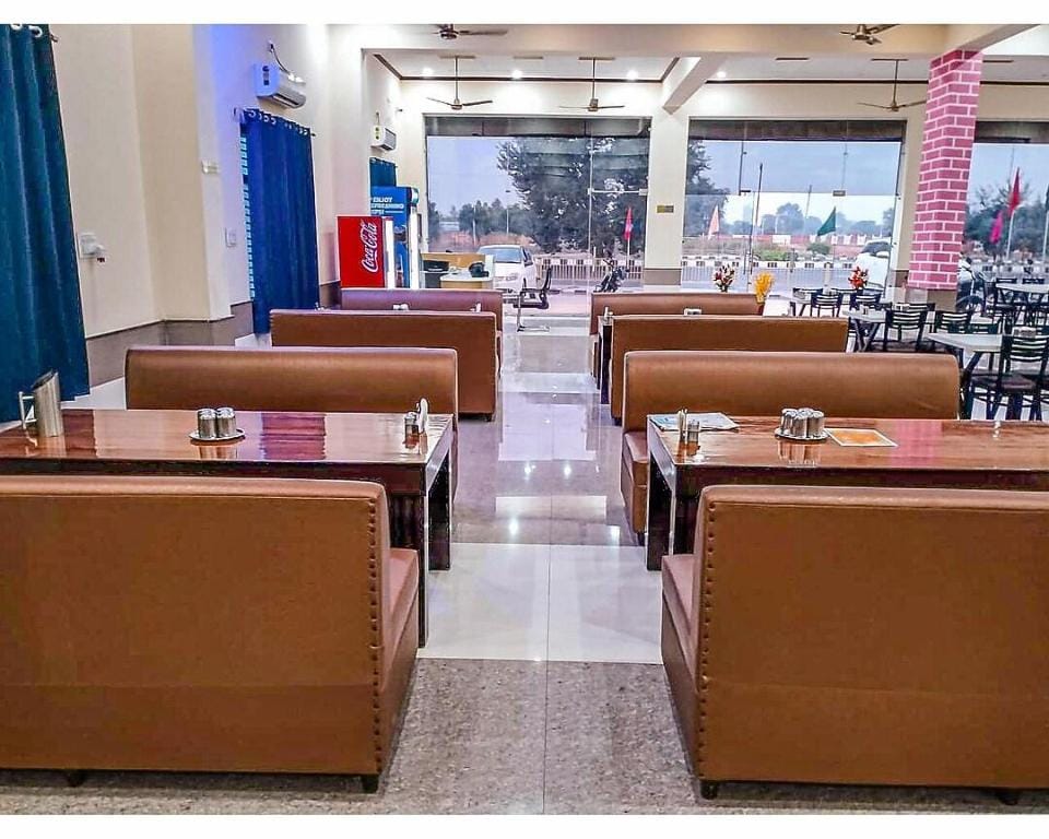 Royal Galaxy By WB Inn Mathura Hotel in Haryana