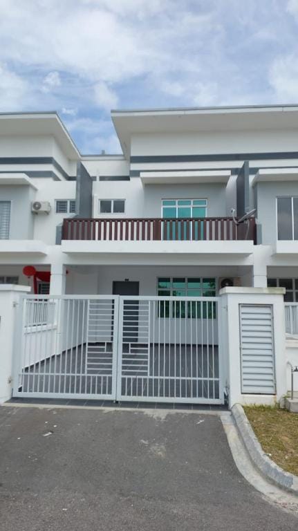 Desaru Nova Guest House with BBQ and Near Beach Vacation rental in Johor