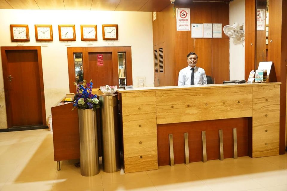 Hotel Marshall The Grand, Paldi Hotel in Ahmedabad