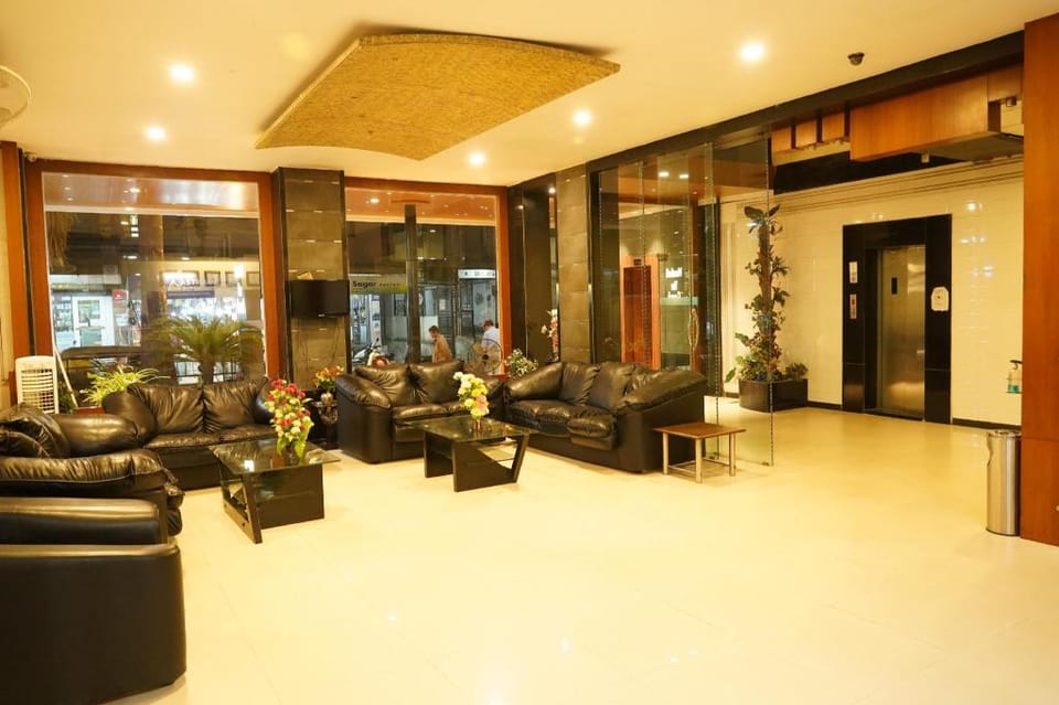 Hotel Marshall The Grand, Paldi Hotel in Ahmedabad