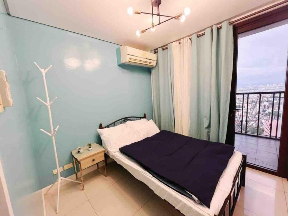 Amigo Bayview Staycation Home Apartment in Manila City