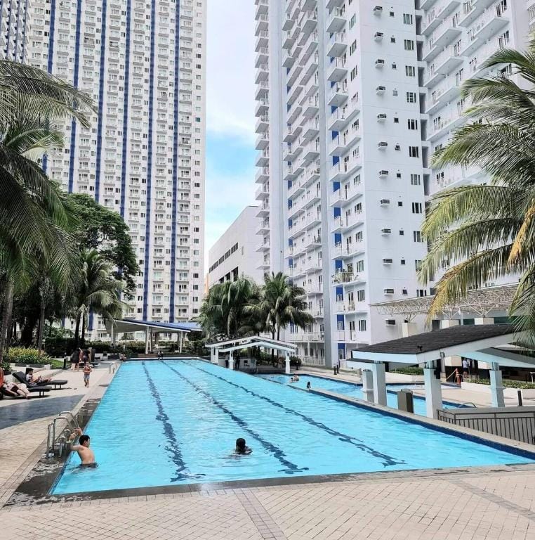 VictoriansHome @ The Grass Residences, SM North Bridgeway, MRT & Transport Hub Vacation rental in Quezon City