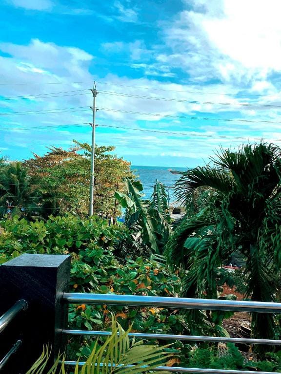 A charming-stylish 3BR-Home  w/Oceanview Vacation rental in Central Visayas