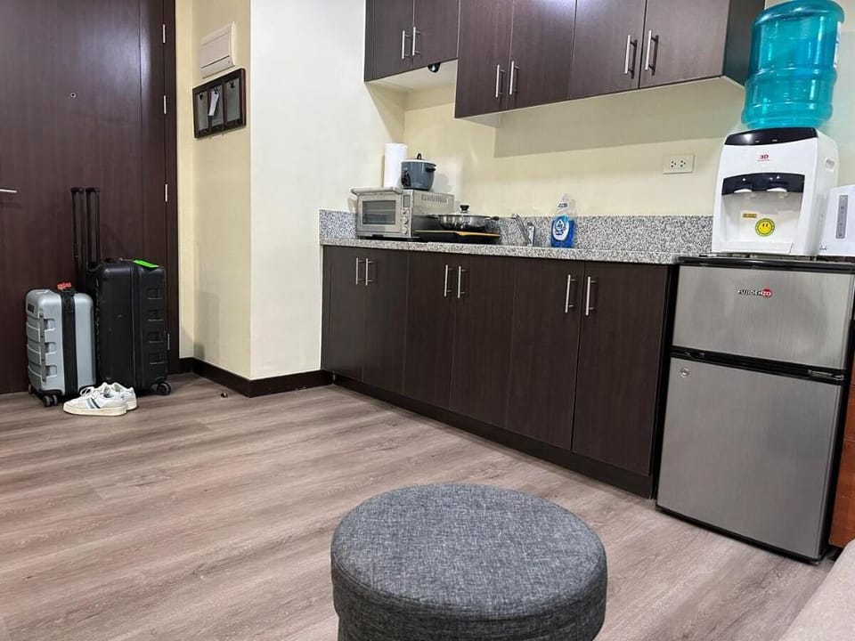 Makati Condo with Huge Pool Apartment in Pasay