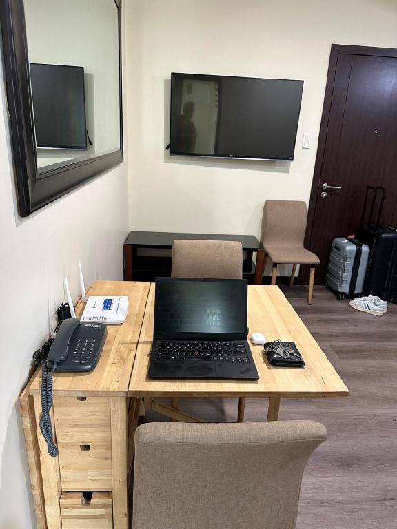 Makati Condo with Huge Pool Apartment in Pasay