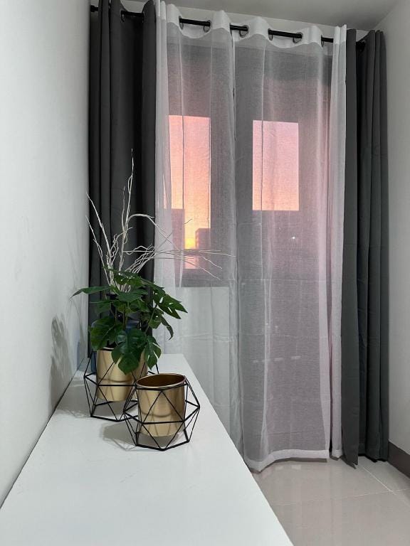Modern Suite @ Moa complex near Naia, Ccp , Dfa Apartment in Pasay