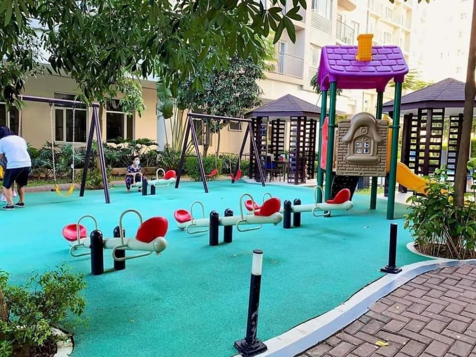Snug & Cozy Condo @SM Southmall 100mbps Netflix D+ Vacation rental in Las Pinas