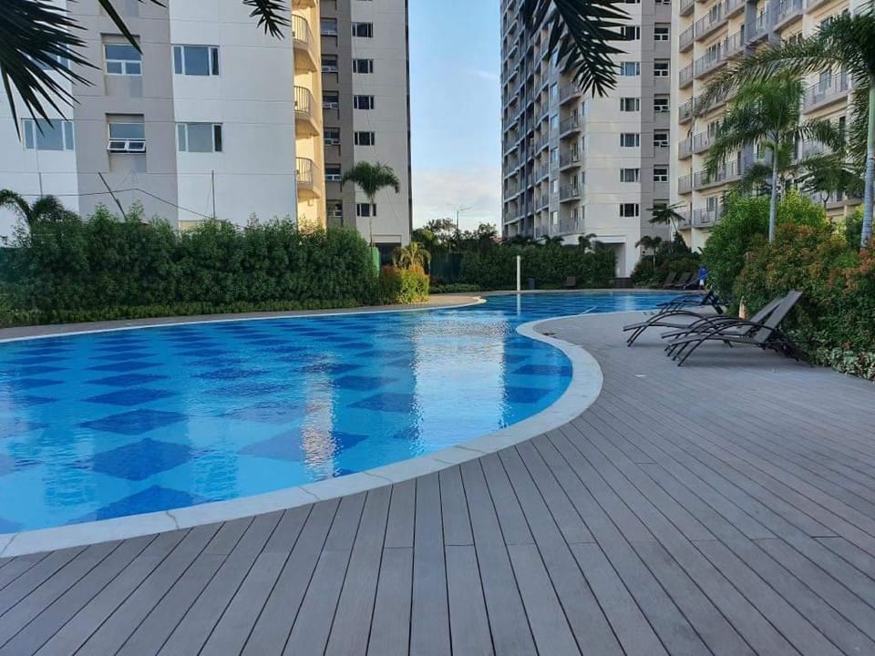 Snug & Cozy Condo @SM Southmall 100mbps Netflix D+ Vacation rental in Las Pinas