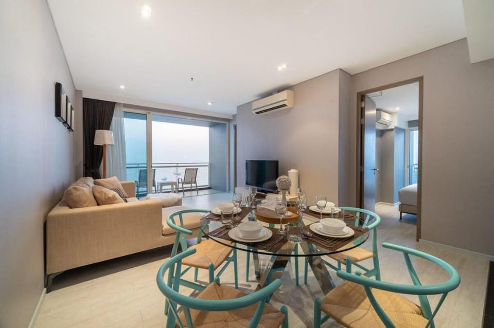 Luxury 3BR Beachfront | Veranda Residence Pattaya Apartment in Pattaya City