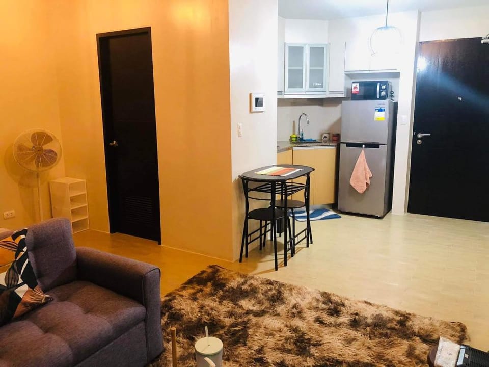 Newport Condo at 81 Newport Boulevard by AlmaRosa Apartment in Pasay