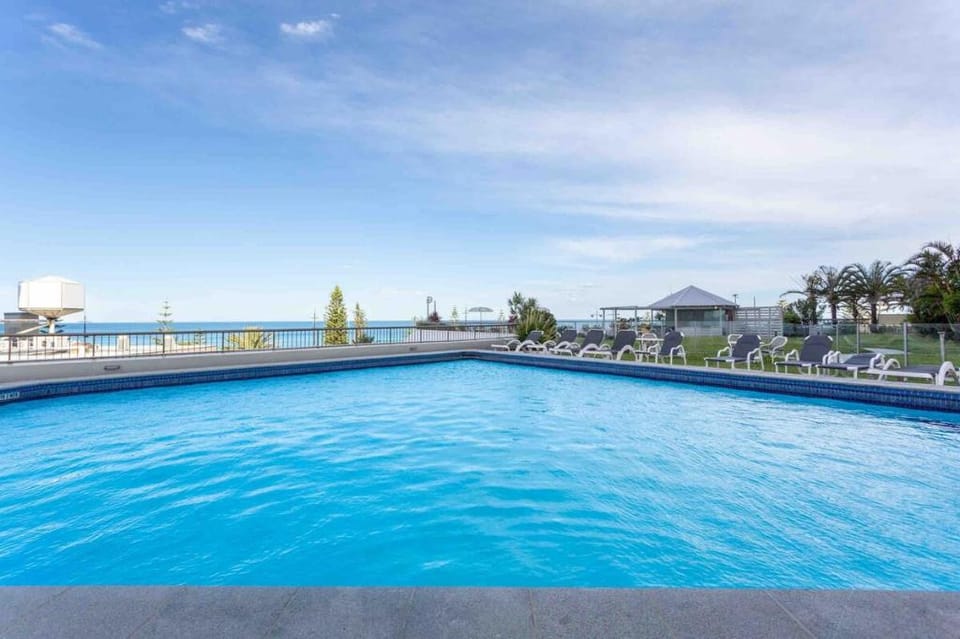 Ocean front 1-bedroom apartment near Beach Apartment in Surfers Paradise