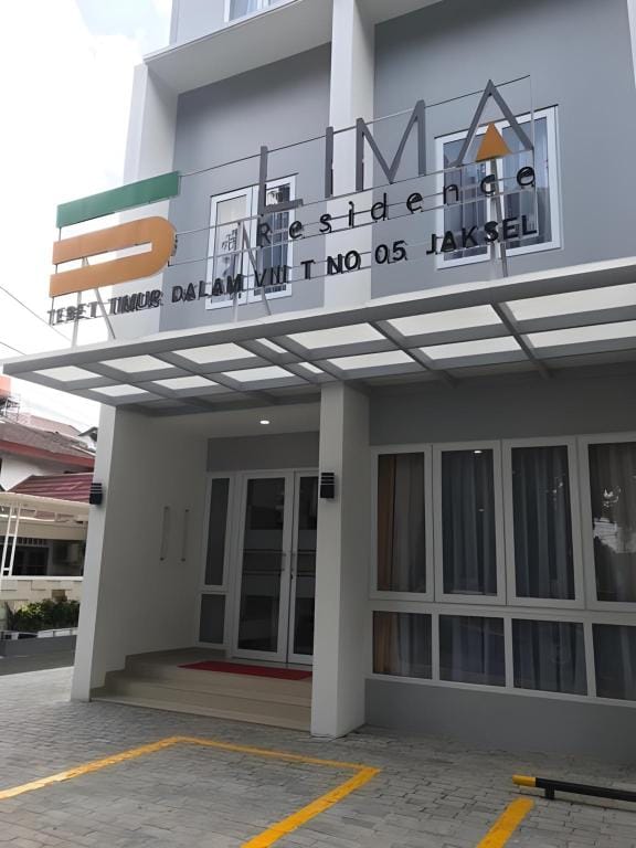 Lima Residence Tebet Manage by EHM Hotel in South Jakarta City