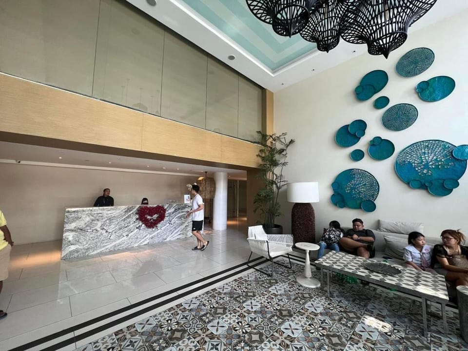 PJ’s Gold Room Staycation at Azure Urban Residence Vacation rental in Paranaque