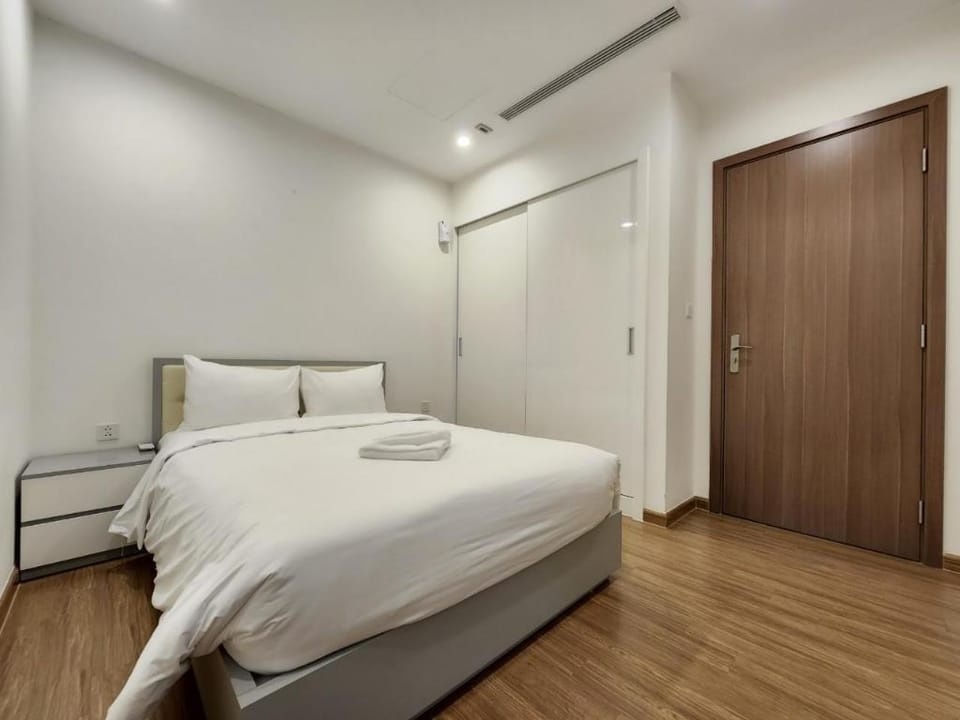 FSB Homestay 2Br2Wc Vinhome Sky Lake Apartment in Laos