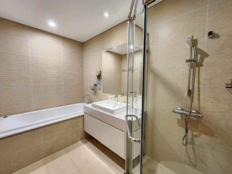 FSB Homestay 3Br2Wc Vinhome Sky Lake Apartment in Laos