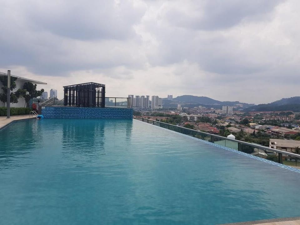 Family suites 3 Room 6 pax Sri raya mrt cheras Apartment in Hulu Langat