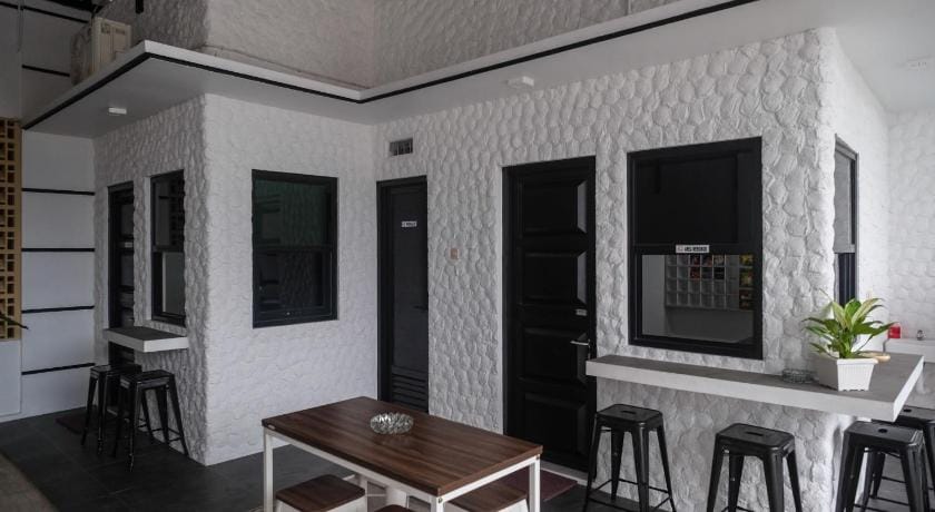 RedDoorz Syariah near Perempatan Kartasura Hotel in Special Region of Yogyakarta