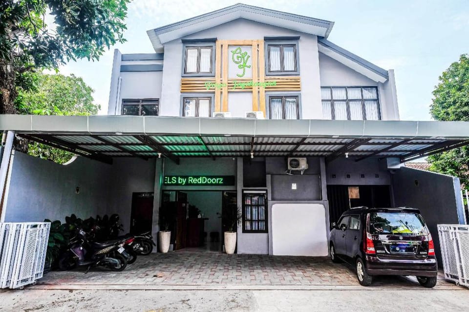Urbanview Griya Jogokaryan by RedDoorz Hotel in Yogyakarta