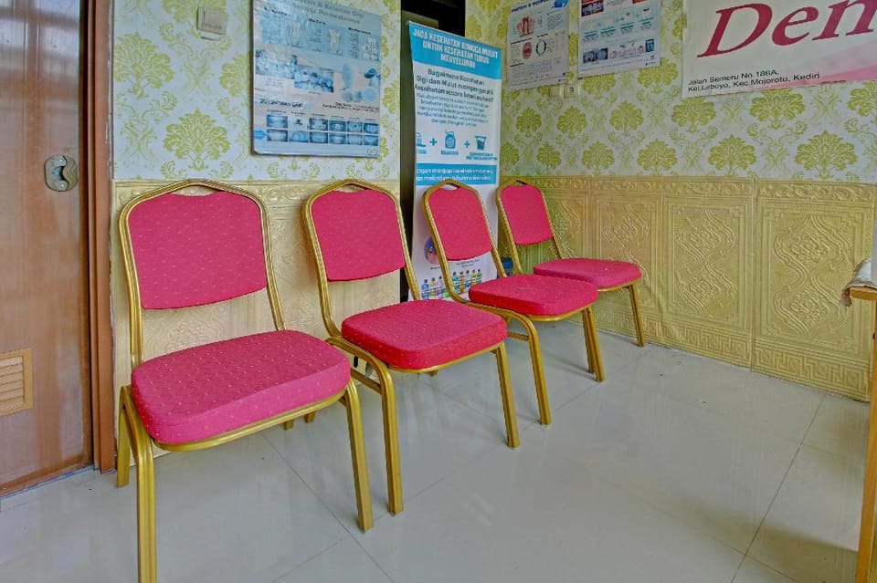OYO Life 92312 A Cozy Rooms Syariah Hotel in East Java