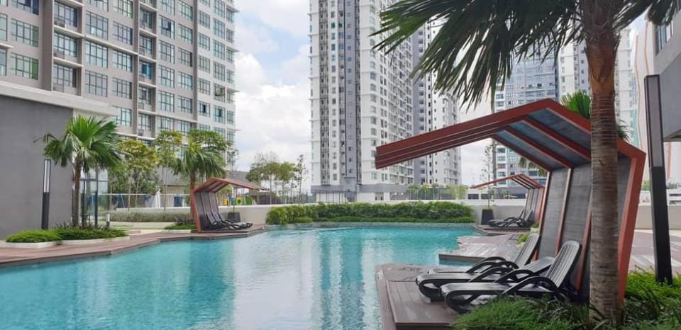 Icon3 Condo in IOI City Mall Putrajaya, Pool View Apartment in Putrajaya