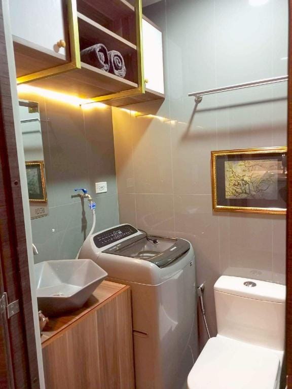 House of Tulips in Air Residences Makati Apartment in Pasay