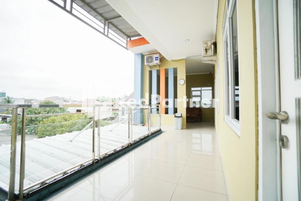 Indah Residence Syariah Mitra RedDoorz Hotel in Jakarta