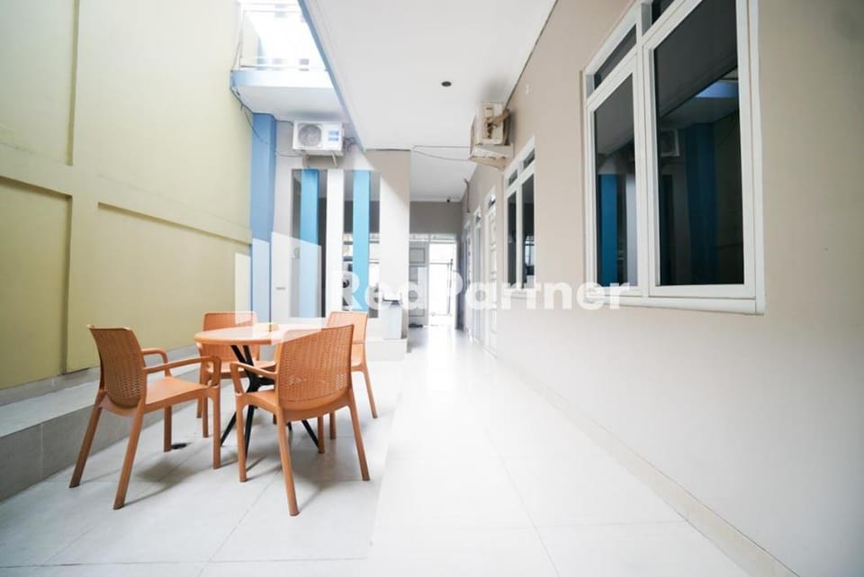 Indah Residence Syariah Mitra RedDoorz Hotel in Jakarta
