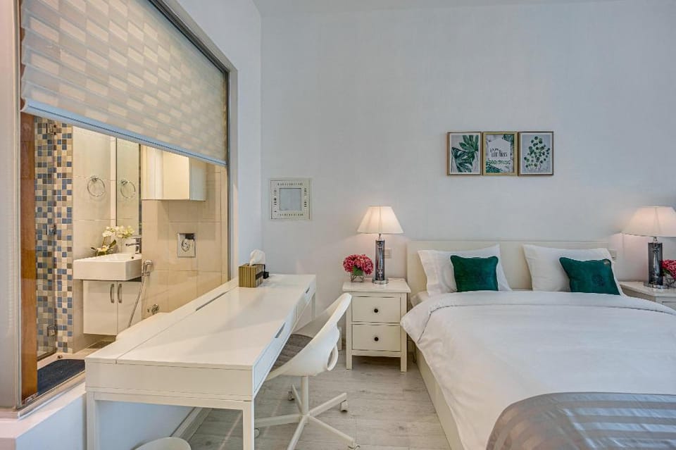 Palm Jumeirah Studio,  Sea and Dubai Eye view. Apartment in Dubai
