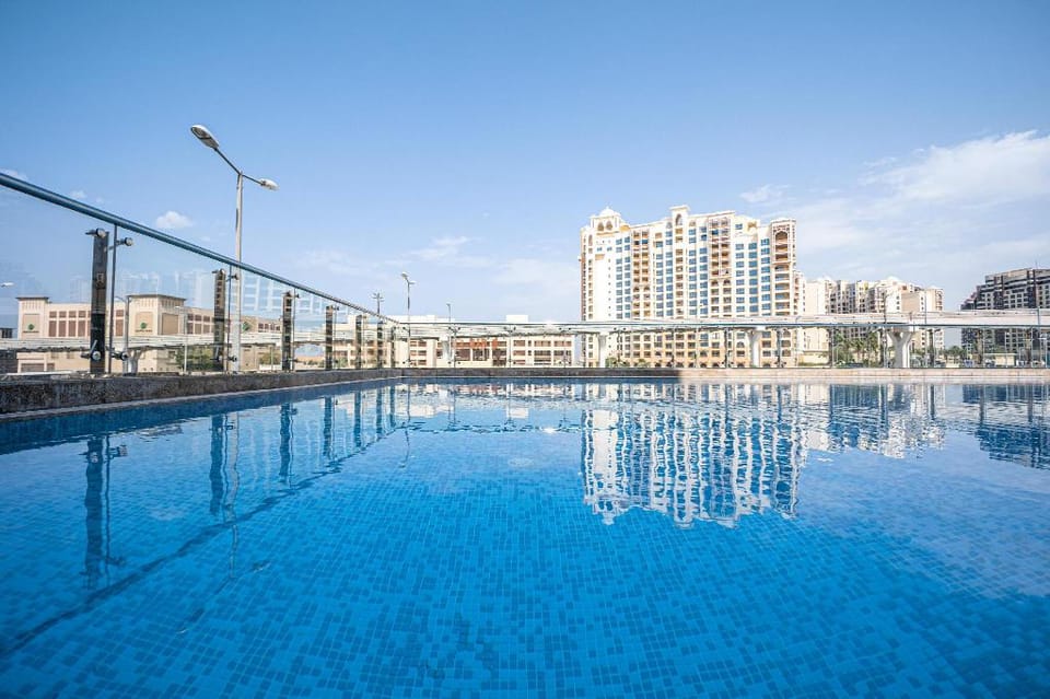 Palm Jumeirah Studio,  Sea and Dubai Eye view. Apartment in Dubai