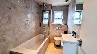Surbiton Luxury Garden House 19 Vacation rental in London