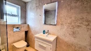 Surbiton Luxury Garden House 19 Vacation rental in London