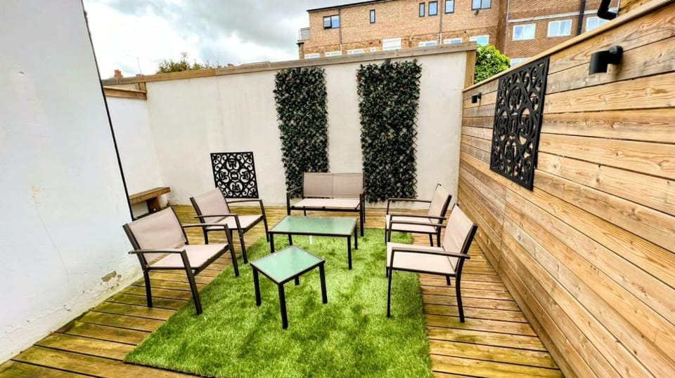 Surbiton Luxury Garden House 19 Vacation rental in London