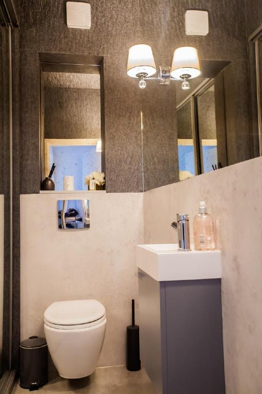 Surbiton Luxury Garden House 19 Vacation rental in London