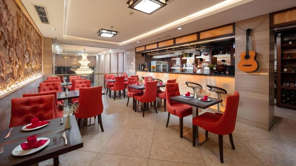 Bay Luxury -Skylark Hotel - 15 Phan Dinh Phung Hotel in Hanoi