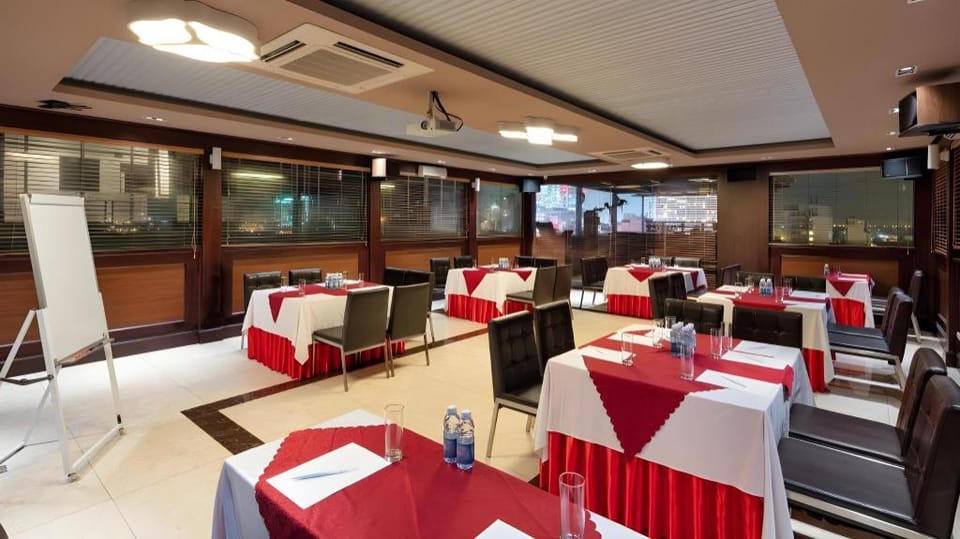 Bay Luxury -Skylark Hotel - 15 Phan Dinh Phung Hotel in Hanoi