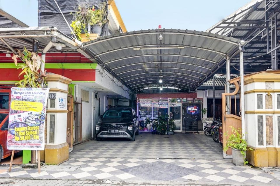 OYO Life 92310 Banyu Homestay Hotel in Surabaya