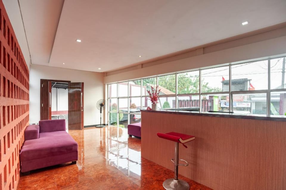 Urbanview Hotel Amarilis Sentul Bogor by RedDoorz Hotel in West Java