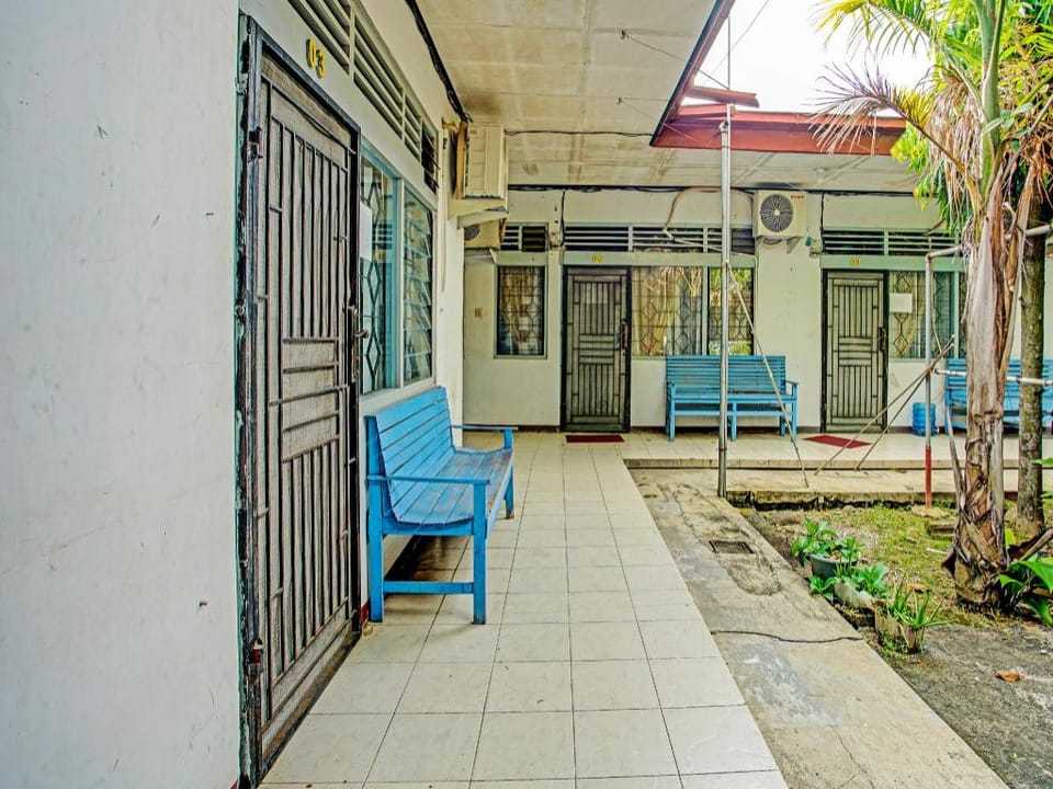 OYO 92265 Maqomi Homestay Syariah Hotel in Padang