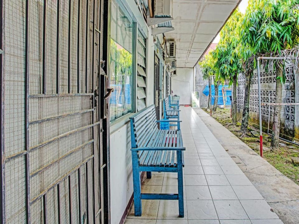 OYO 92265 Maqomi Homestay Syariah Hotel in Padang