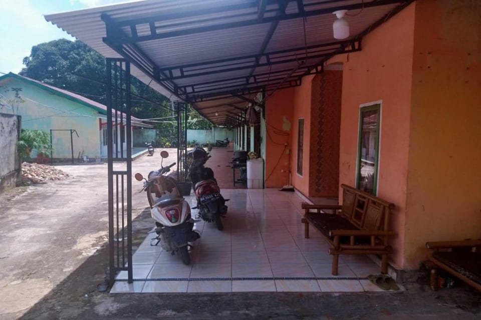 EXPRESS O 92251 Jaya Kusuma Homestay Near PONPES Darul Muhtadin Hotel in Indonesia