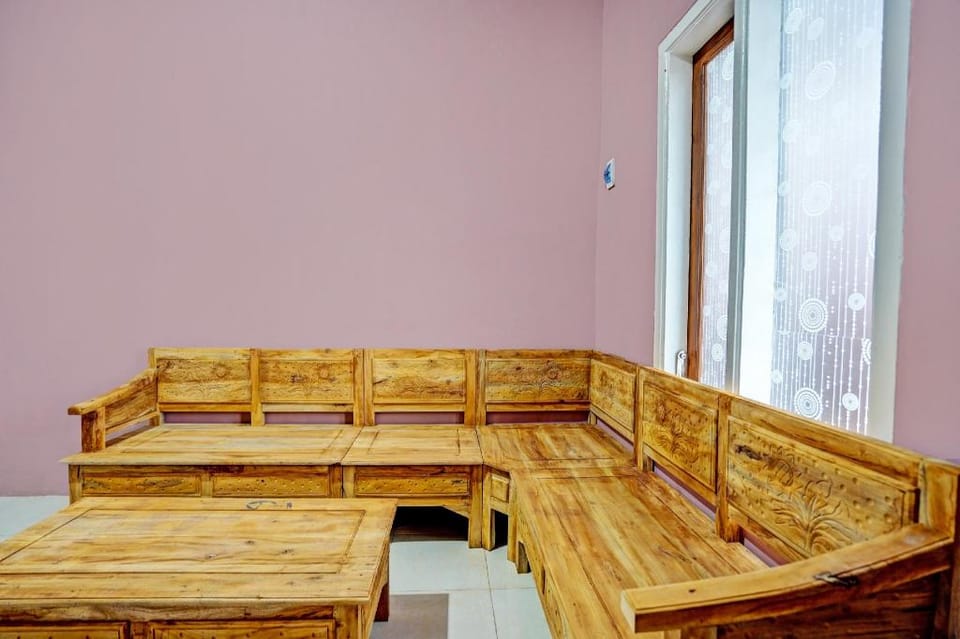 Hotel O Sobat Ijen HomestayNearSungai Prengsengan Hotel in East Java