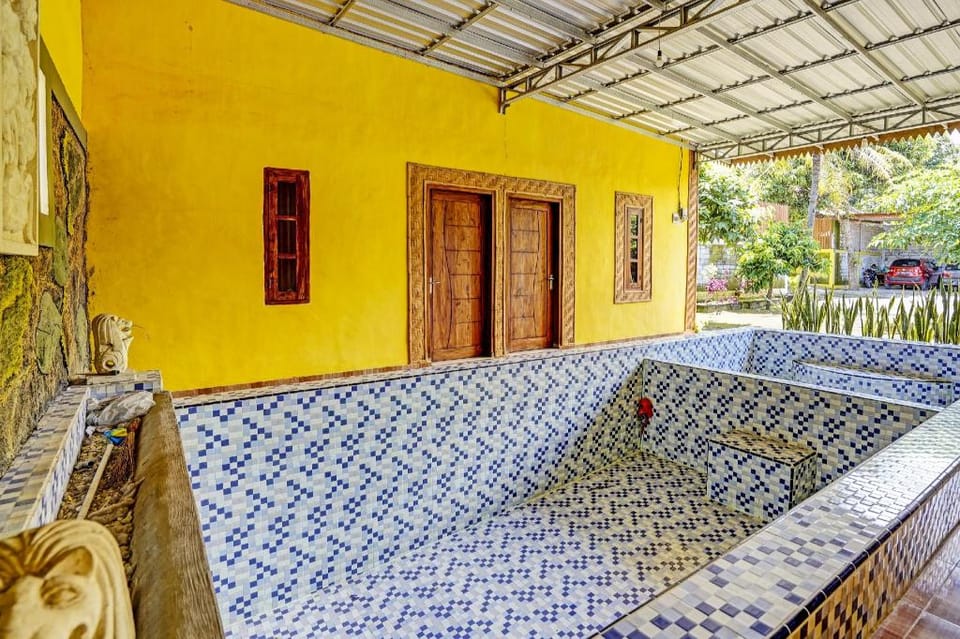 OYO 92367 Garuda Homestay Syariah Hotel in East Java