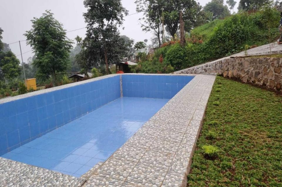 EXPRESS O 91843 Bbs Villa Ciater Hotel in West Java